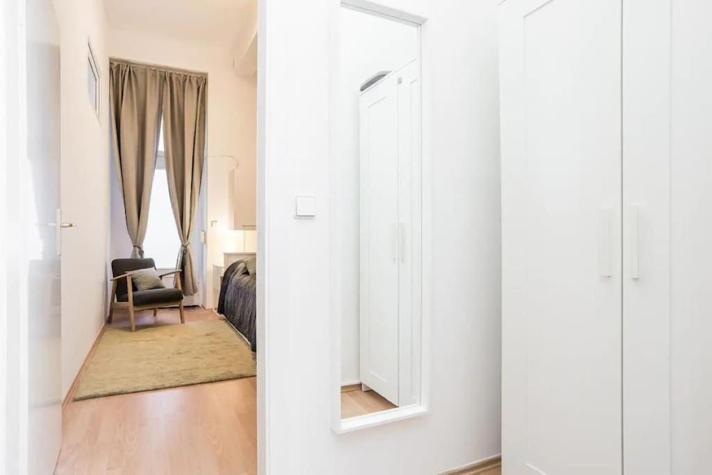 Newly Furnished For Up To 6 People Berlino